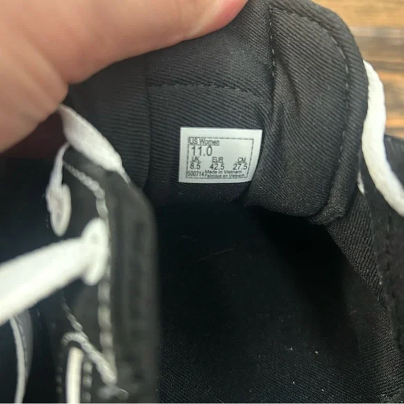 Vans Black and White Selden Platform Shoes- Like New - Picture 6 of 8